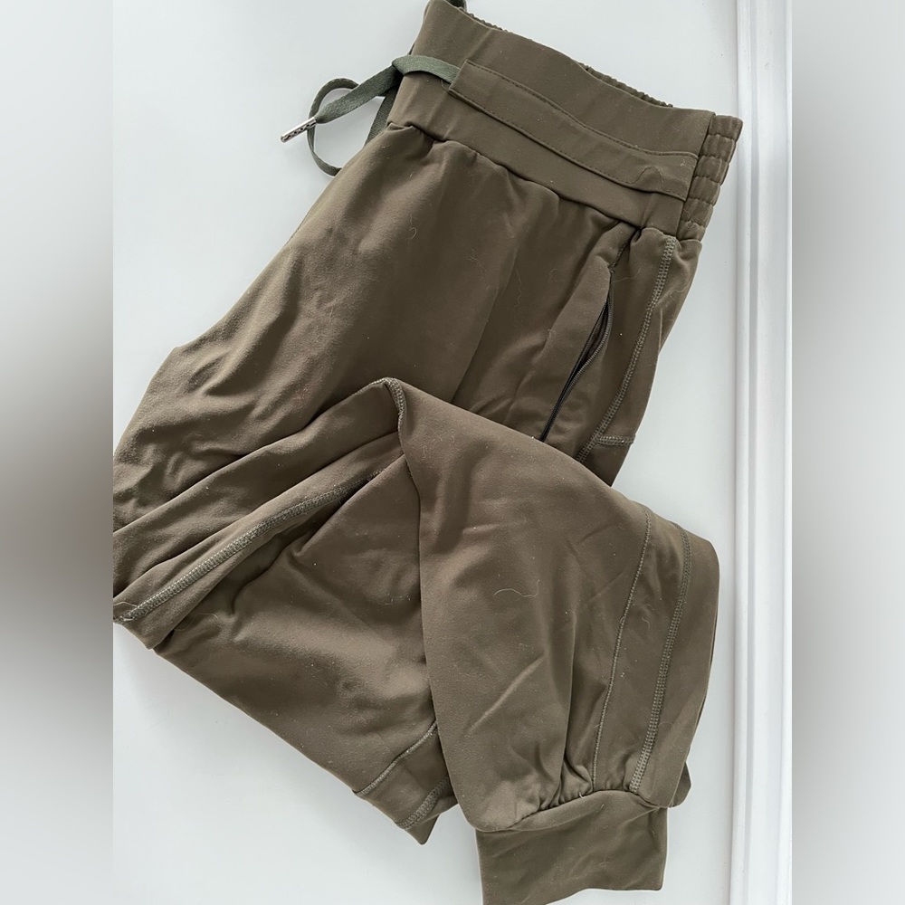 Lululemon Jogger *full length
